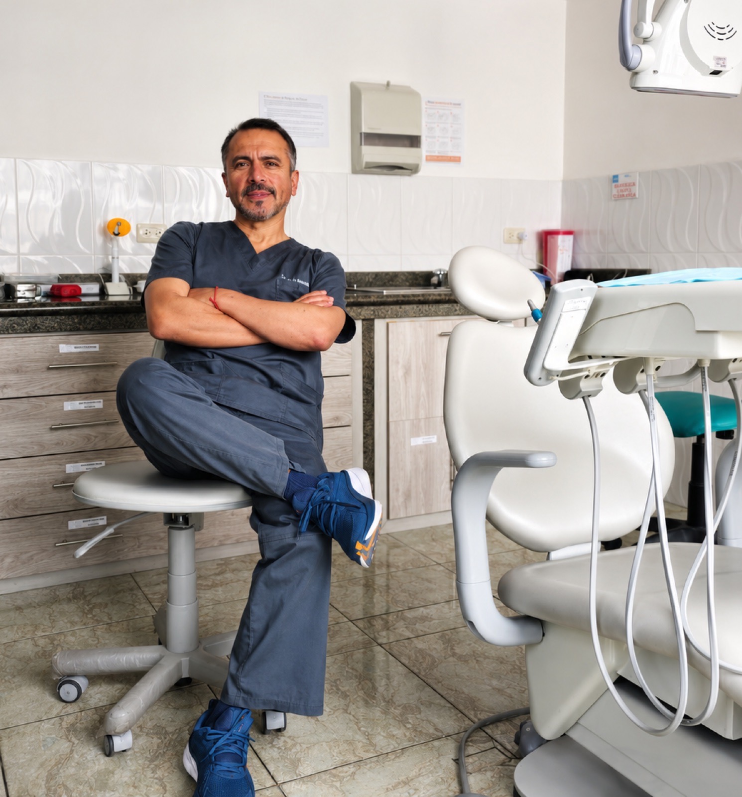 Dr. Polo F. Remache Rubio — Odontólogo Especialista en Rehabilitación Oral